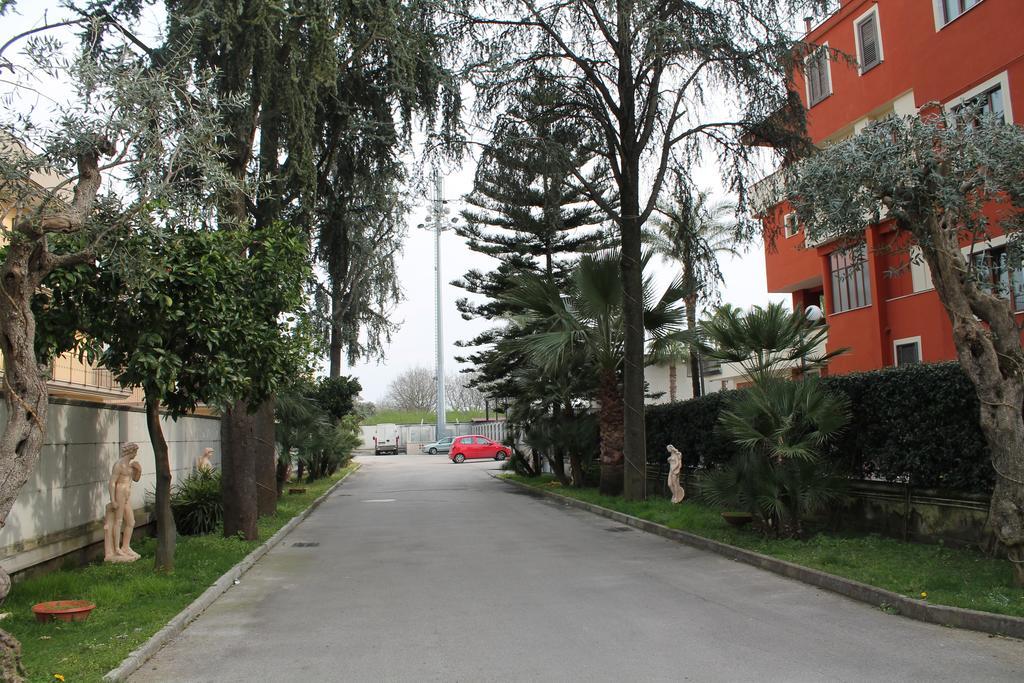 Hotel Il Giardino Degli Aranci Nola Bagian luar foto